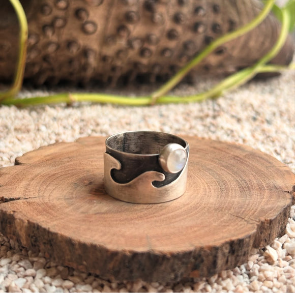 Moonstone Wave Cigar Ring
